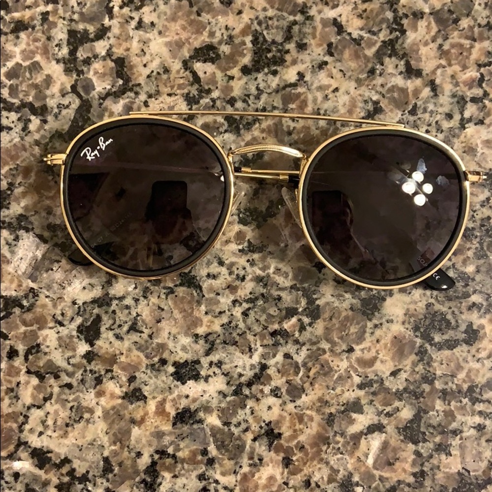 EXTREMELY realistic Raybans